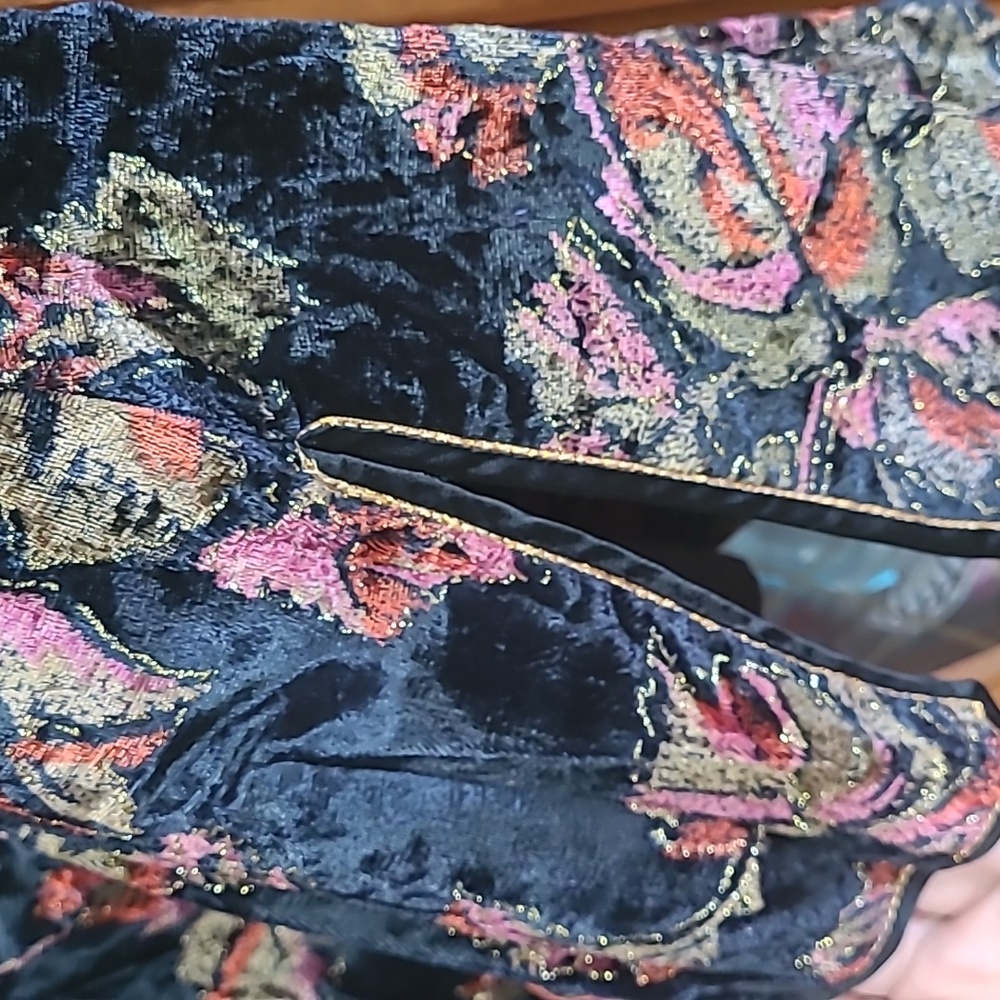 Velvet Jacket - Picture 6 of 7